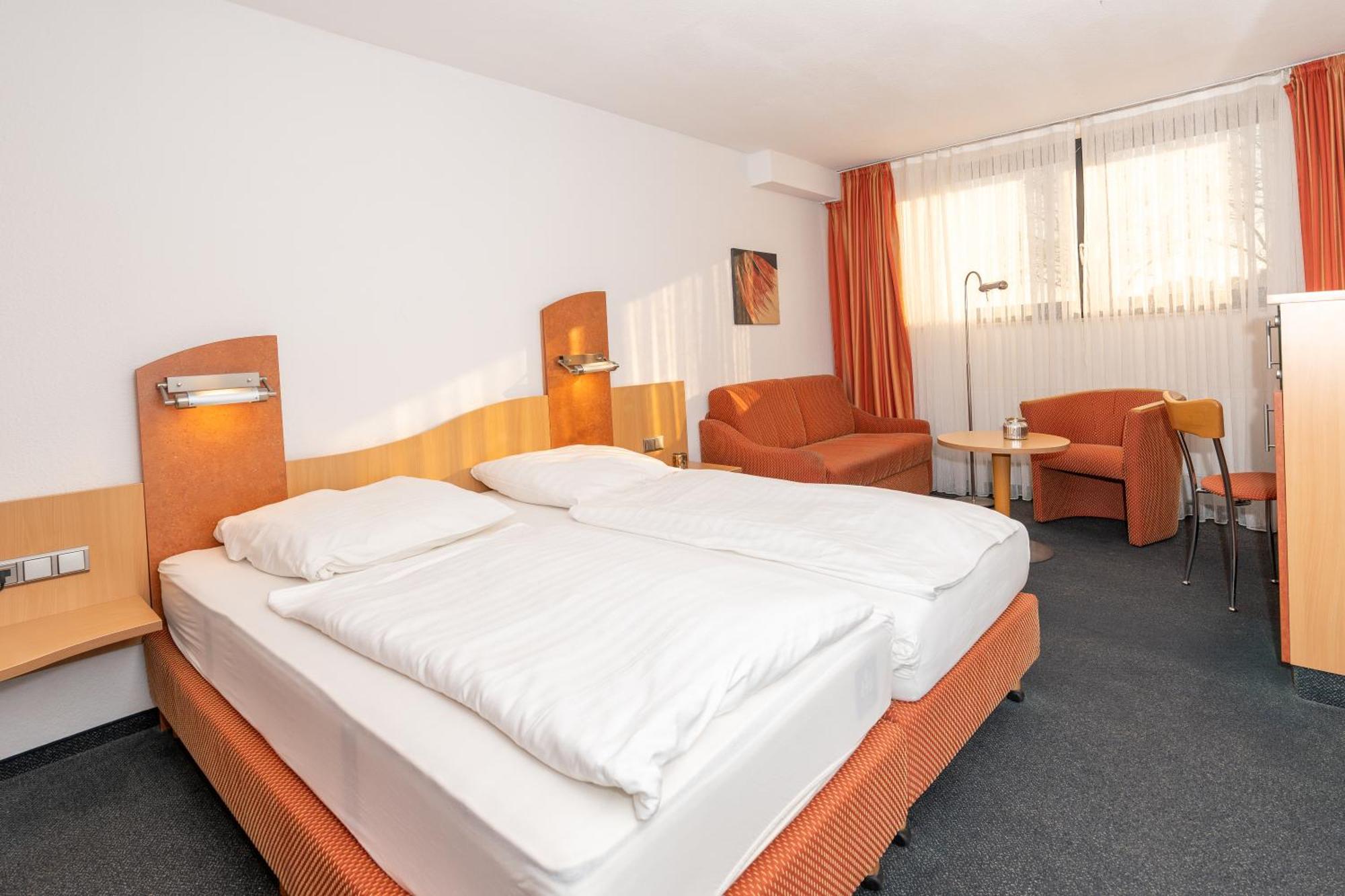 Tespo Hotel Und Sportpark Kaarst Extérieur photo